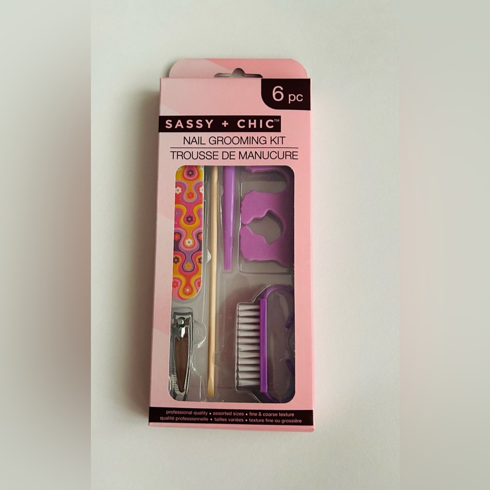 New Sassy + Chic Purple Nail Grooming Kit 6 Pieces Home or Travel Great Gift